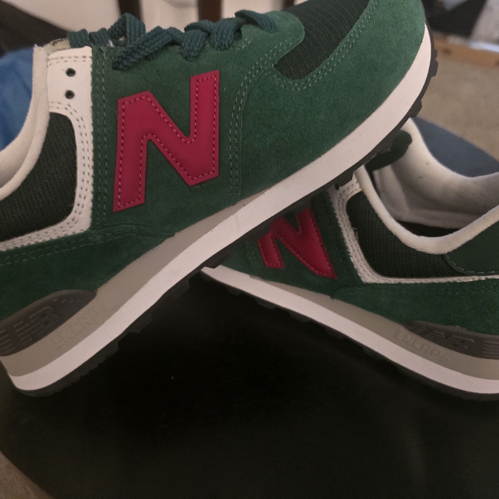 New Balance GREEN GARNET WMNS 9.5